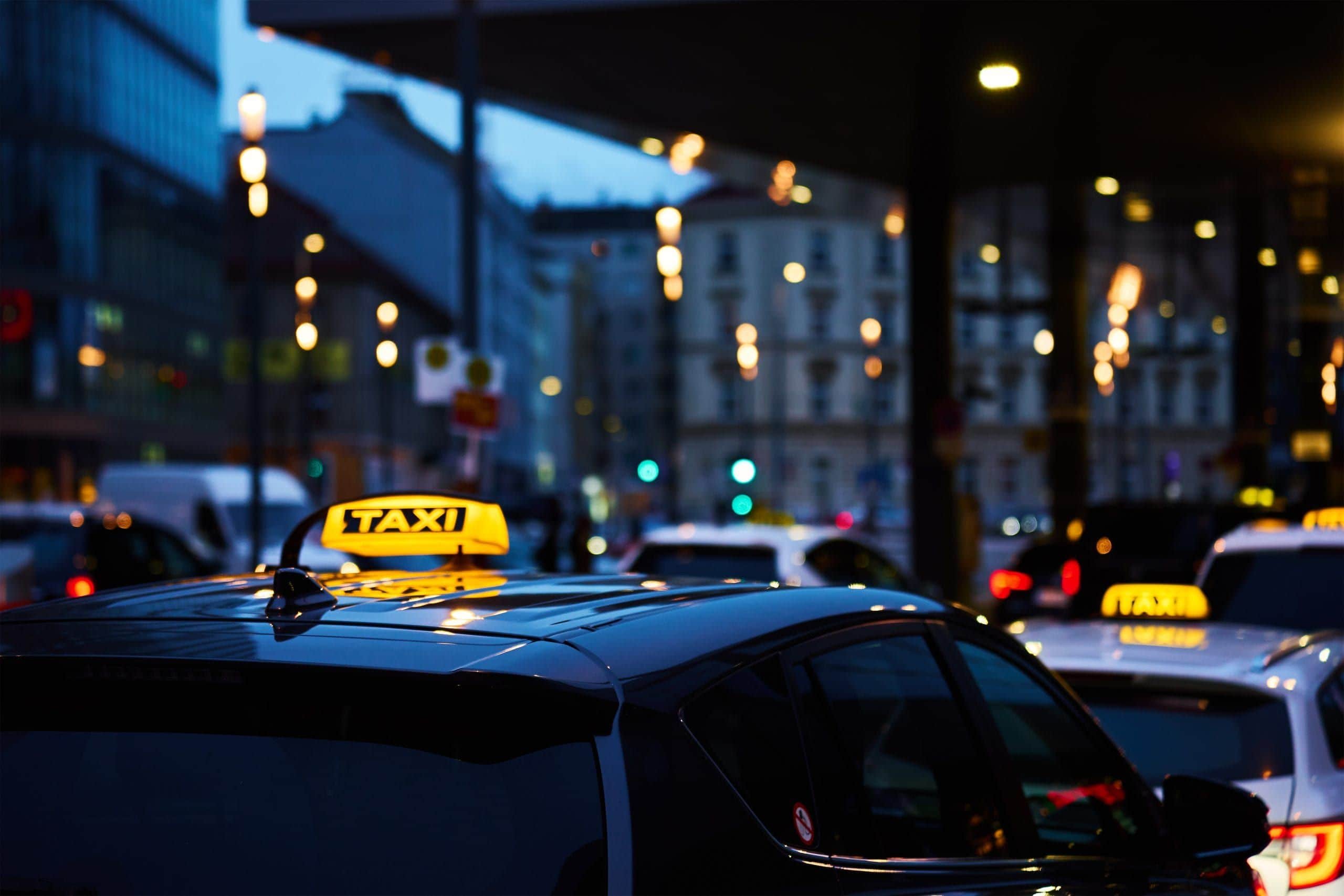 Dall’aeroporto di Zara al centro: navetta, Bolt/Uber o transfer privato